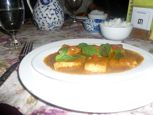 SAME CURRY, DIFFERENT PLACES AND COMPANIONS AND AN AMERICAN TRAGEDY